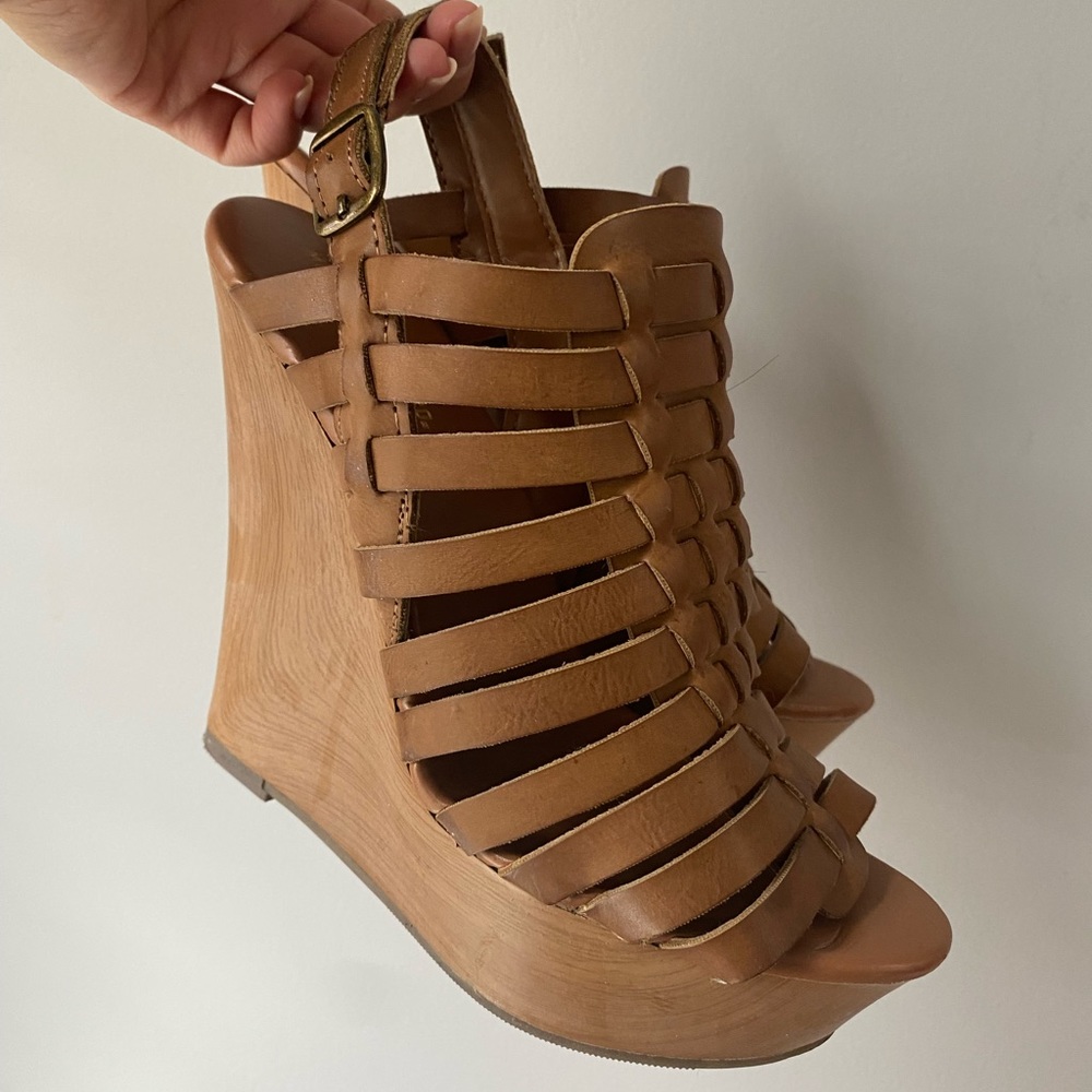 Perfect For Spring/Summer. Comfortable. Lightly W… - image 1